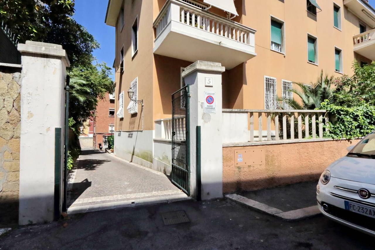 St Peter Mediatrice Apartment Рим Екстер'єр фото